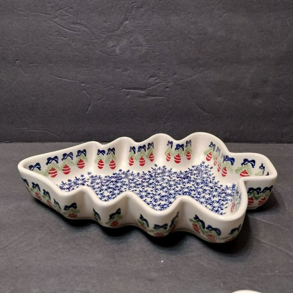 Polish Pottery Manufaktura Boleslawcu Christmas Tree Dish 9.5" Blue Snowflakes - Picture 2 of 9